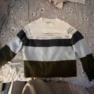 old navy sweater used like new